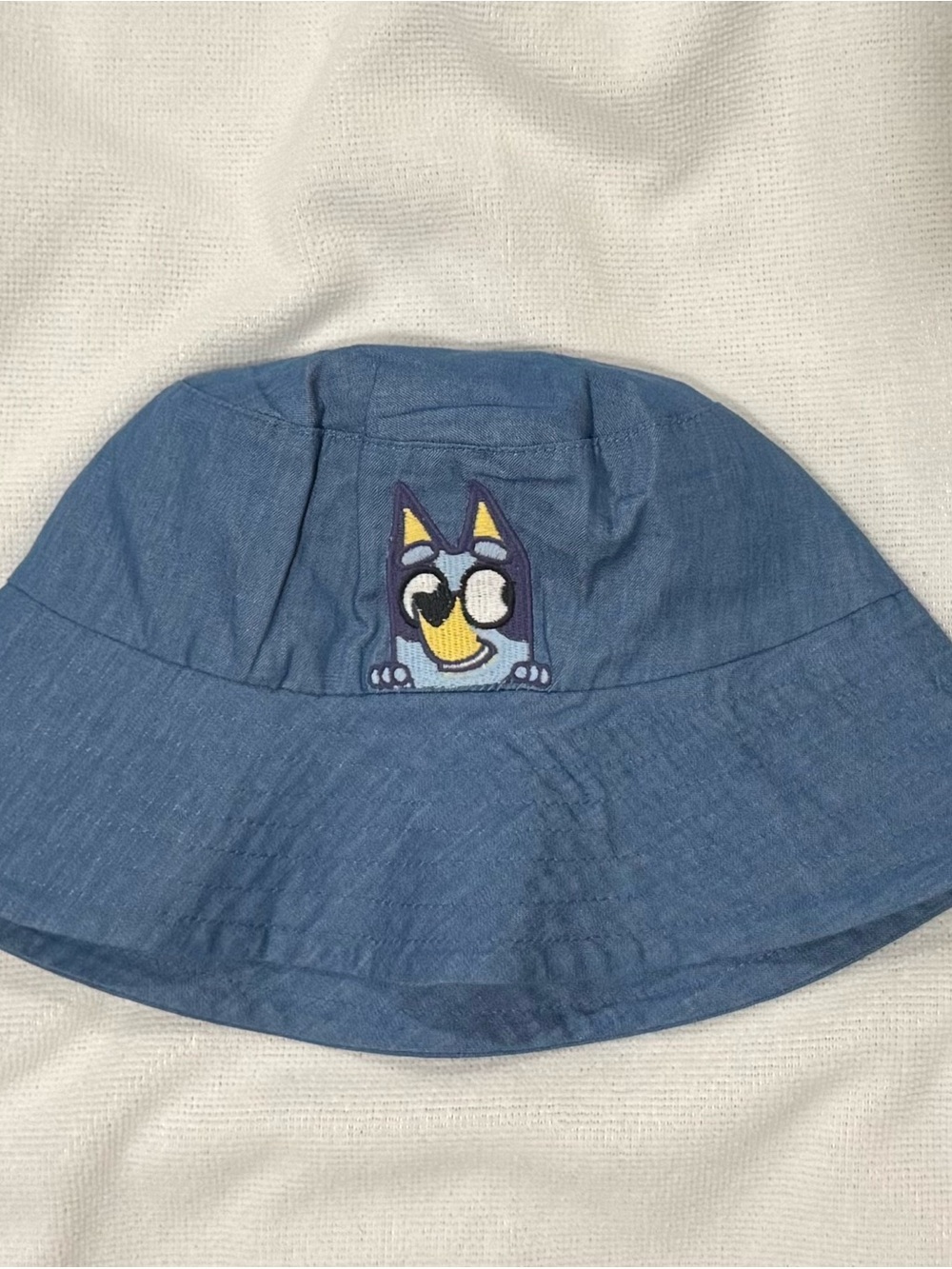 Bluey Official Denim Bucket Hat 4T – Embroidered Peeking Bluey 💙🐶